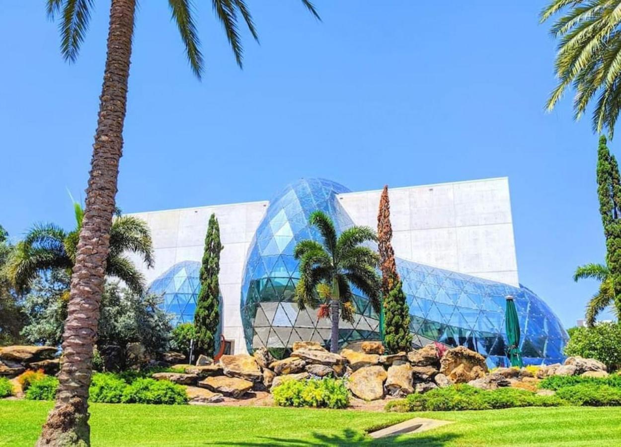 Retro Retreat In Dtsp - Explore The Downtown Area Сейнт Питърсбърг Екстериор снимка