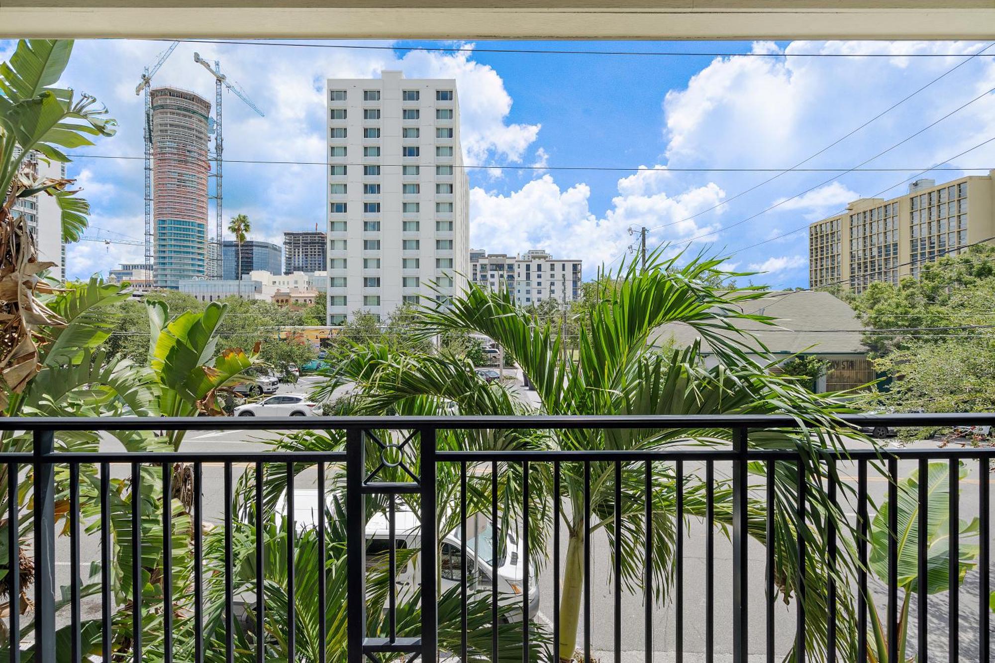 Retro Retreat In Dtsp - Explore The Downtown Area Сейнт Питърсбърг Екстериор снимка